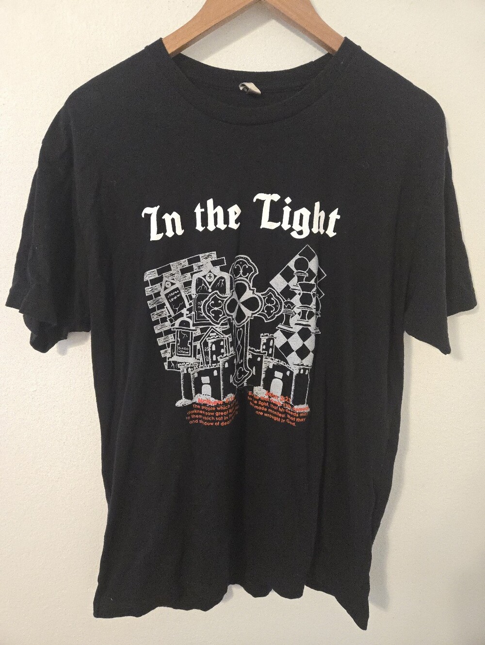 In the Light Cross T Shirt Mens Large Jesus Christ Chess Pieces Scripture Matthe